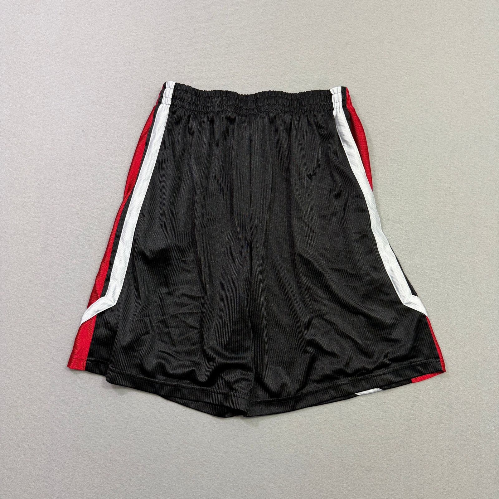 Vintage Vintage Wisconsin Badgers Shorts Men's Extra Large Black Red Size US 34 / EU 50 - 8 Thumbnail