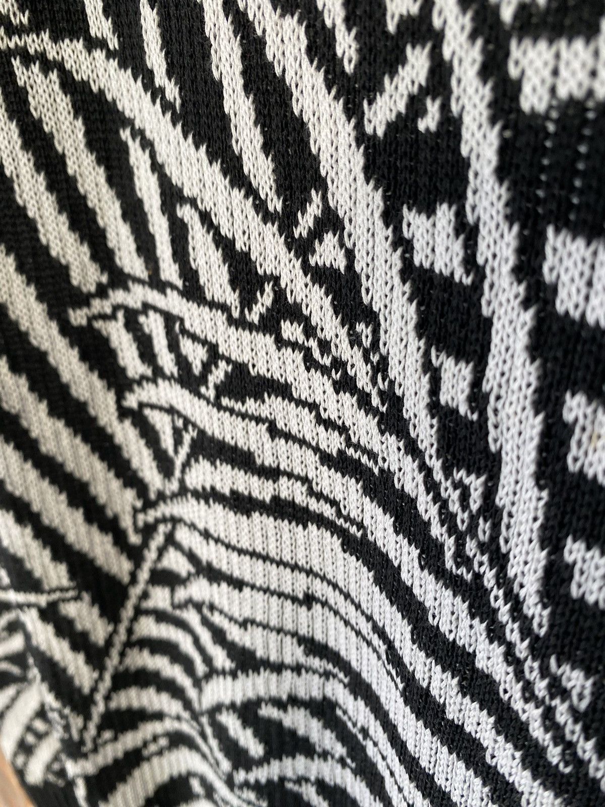 Saint Laurent Paris 1980’s Rive Gauche Intarsia Jacquard Zebra floral knit Size M / US 6-8 / IT 42-44 - 10 Thumbnail
