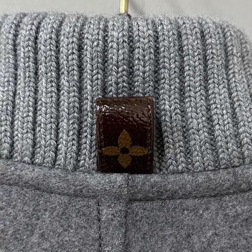 Louis Vuitton LV monogram print gray lined buttoned wool coat 38 Size S / US 4 / IT 40 - 4 Thumbnail