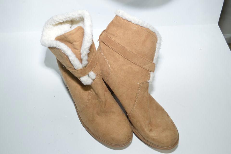 Designer Tan Suede Ankle Boots with Shearling Lining, Block Heels- 9 Size US 9 / IT 39 - 6 Thumbnail