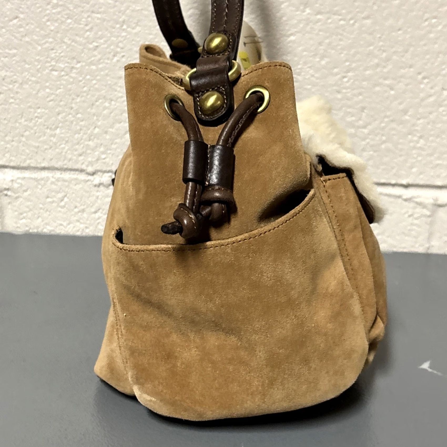 Ugg VINTAGE UGG Australia Shearling Medium Pouchette NWT Brown Purse Handbag Bucket Style Womens Bag Size ONE SIZE - 7 Thumbnail
