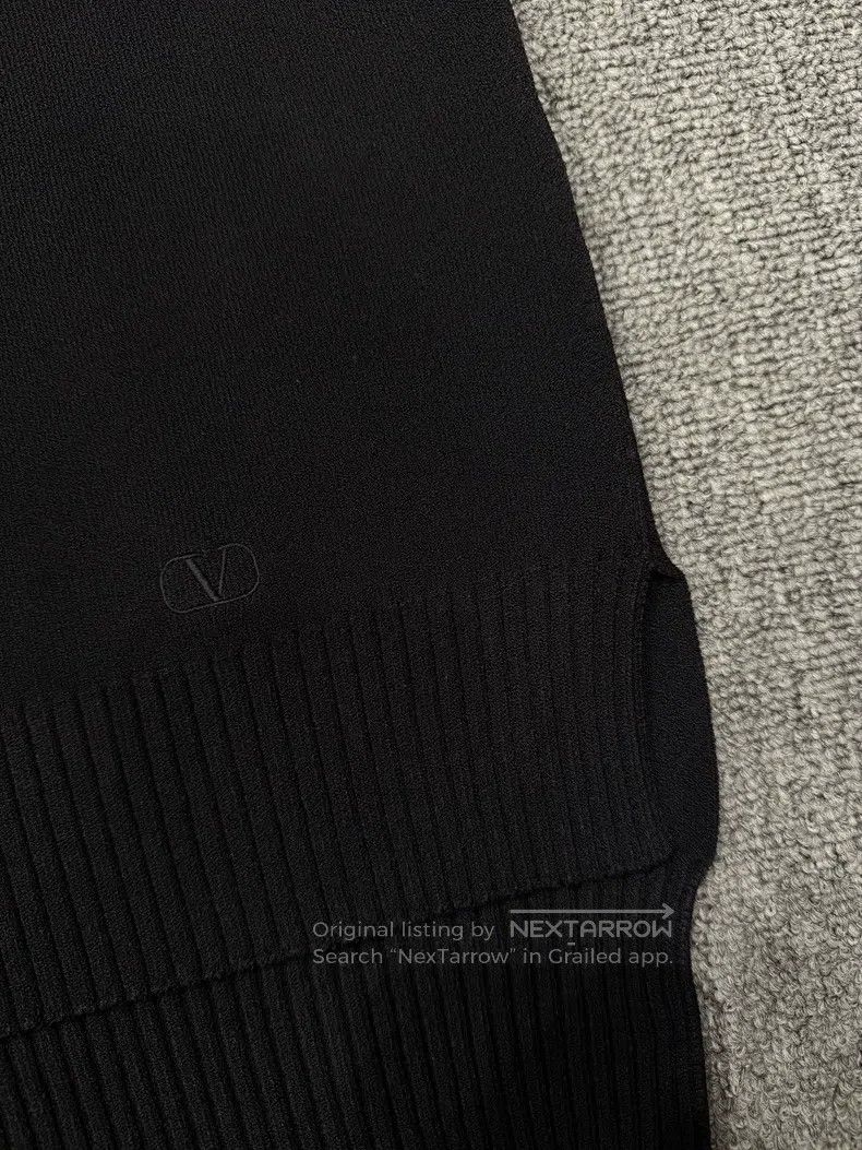 Valentino Valentino Long-sleeved crewneck knitted sweater Size M / US 6-8 / IT 42-44 - 4 Thumbnail