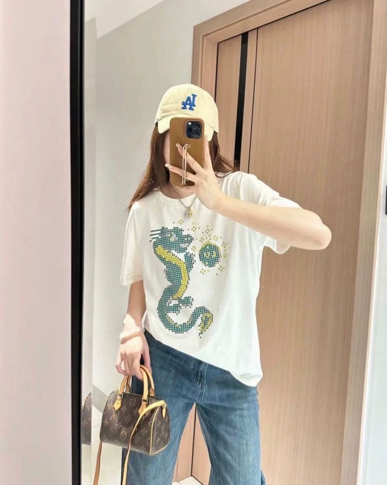 Louis Vuitton Louis Vuitton Fei Dong Co-branded Series Dragon Year Limit Size US XL / EU 56 / 4 - 8 Thumbnail