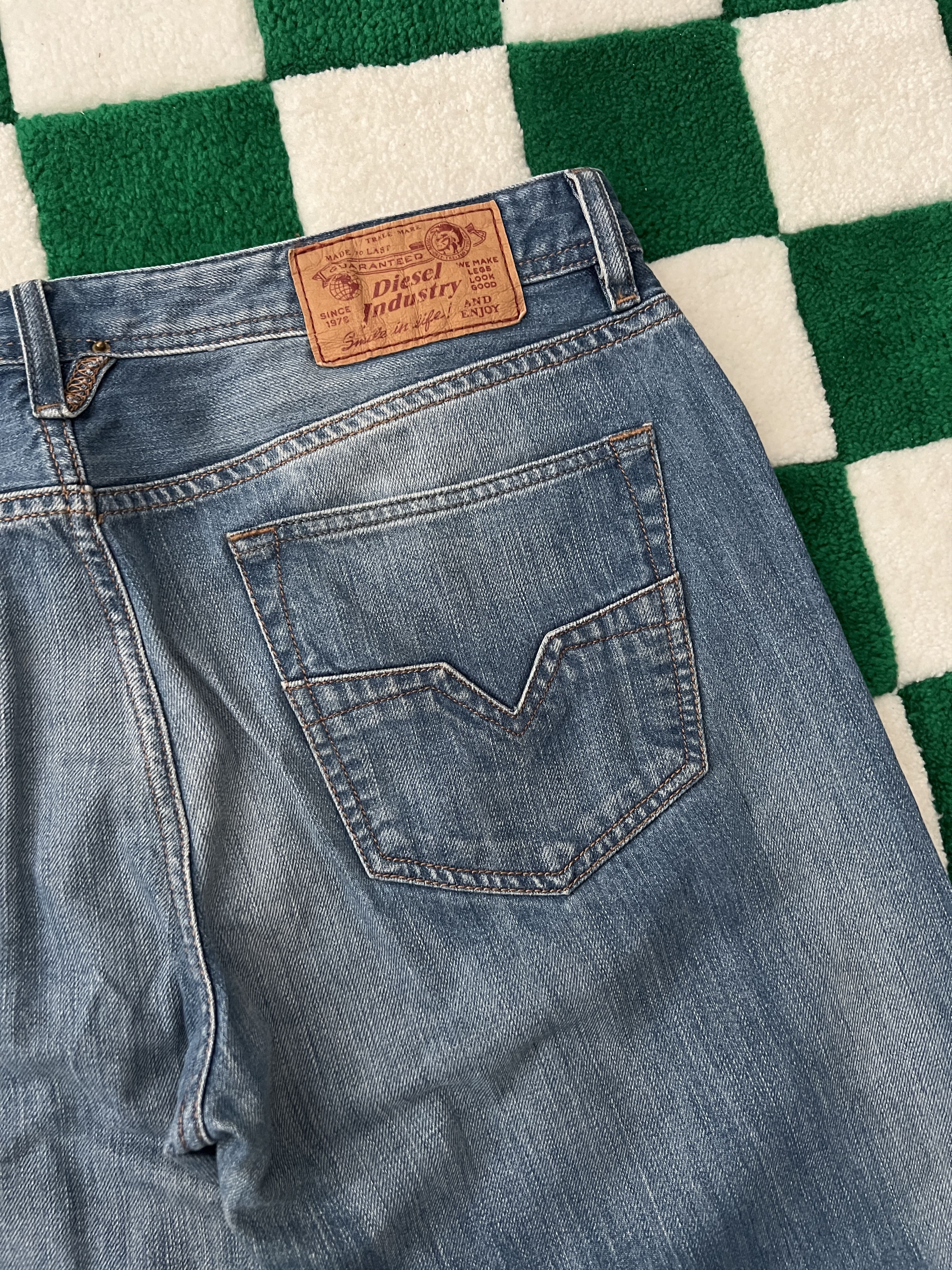 Diesel Vintage Y2K Diesel Larkee Washed Denim Jeans Size W34 L32 Size US 34 / EU 50 - 3 Thumbnail