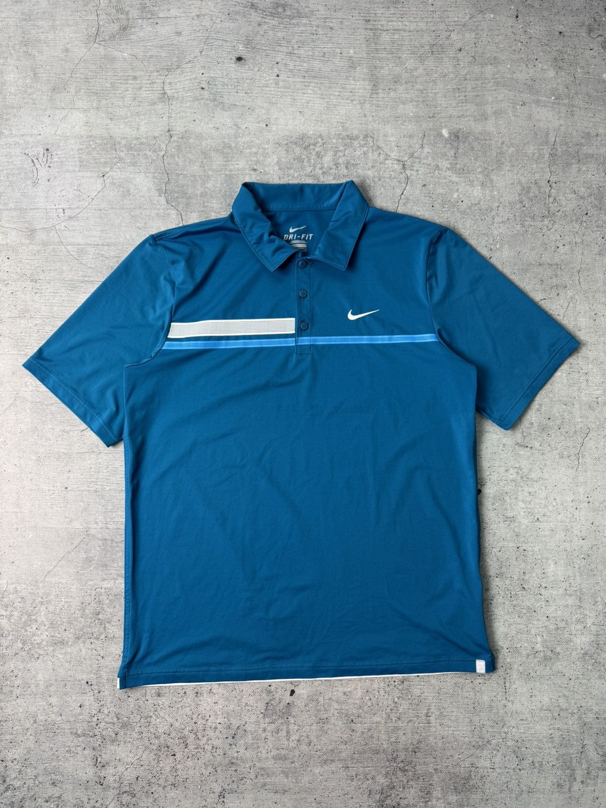 Nike Vintage Nike Court Tennis Polo T-Shirt RF Agasi Size US L / EU 52-54 / 3 - 1 Thumbnail