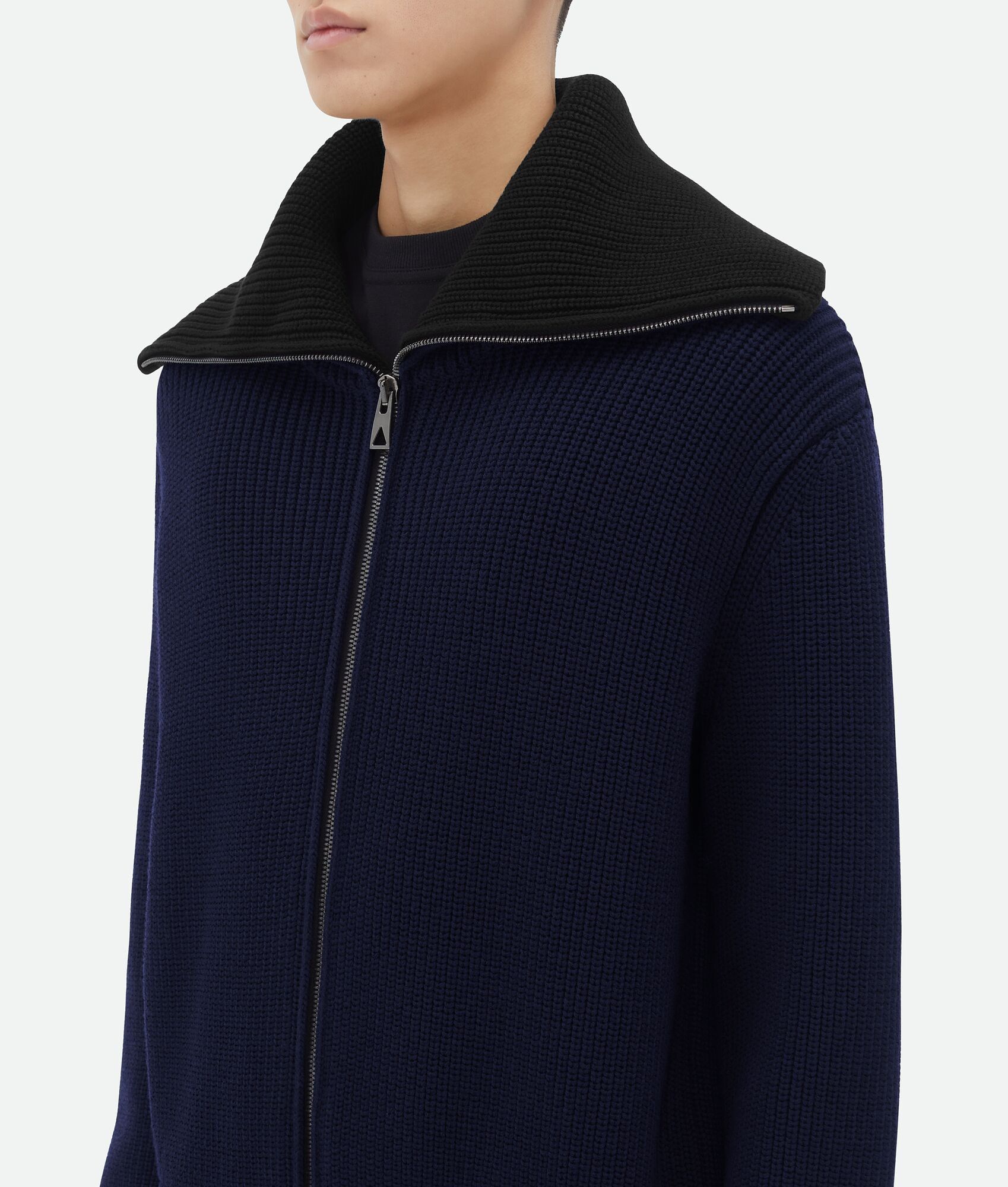 Bottega Veneta o1w1db10525 Heavy Wool Ribbed Cardigan in Navy Size US S / EU 44-46 / 1 - 4 Thumbnail