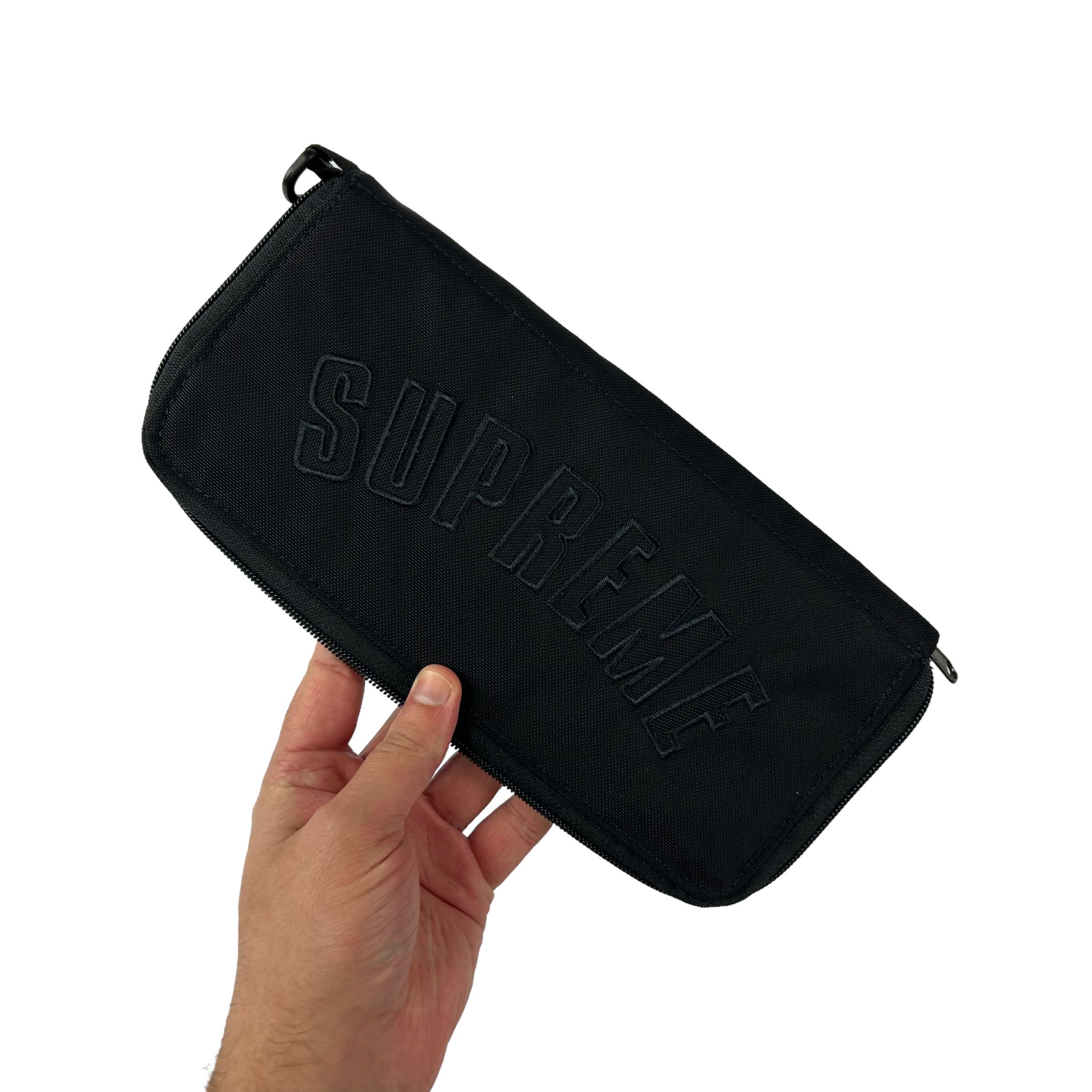 Supreme SS19 supreme x north face large wallet / organizer | Grailed