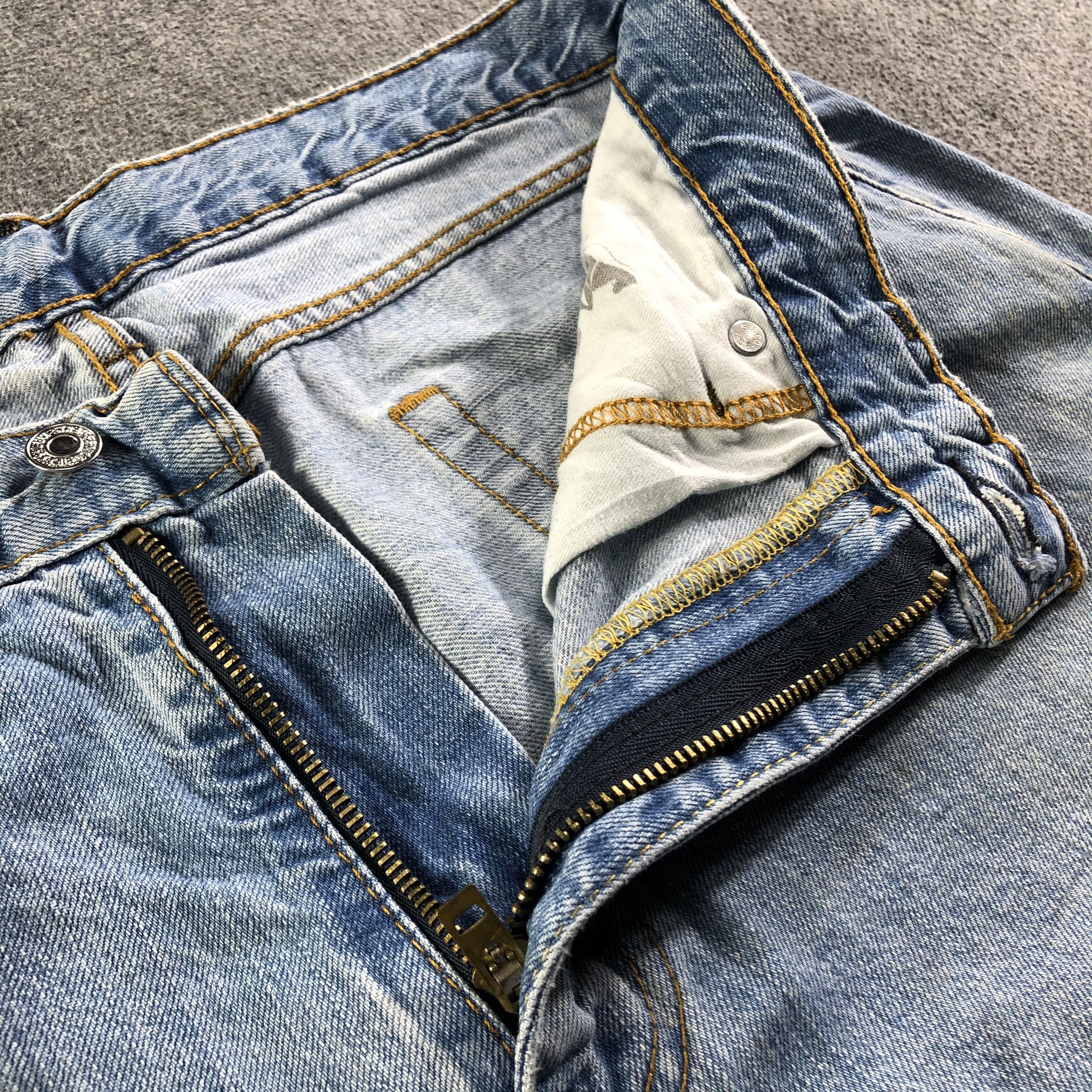 Levi's Vintage Blue Wash Levis 514 Jeans-J3455 Size US 37 - 7 Thumbnail