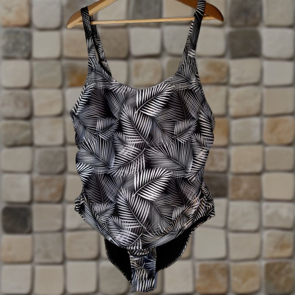 Nicole Miller Nicole Miller Plus Size 3X Bathing Suit One Piece Black White Gray Palm Swimsuit Size XXL / US 16-18 / IT 52-54 - 1 Thumbnail