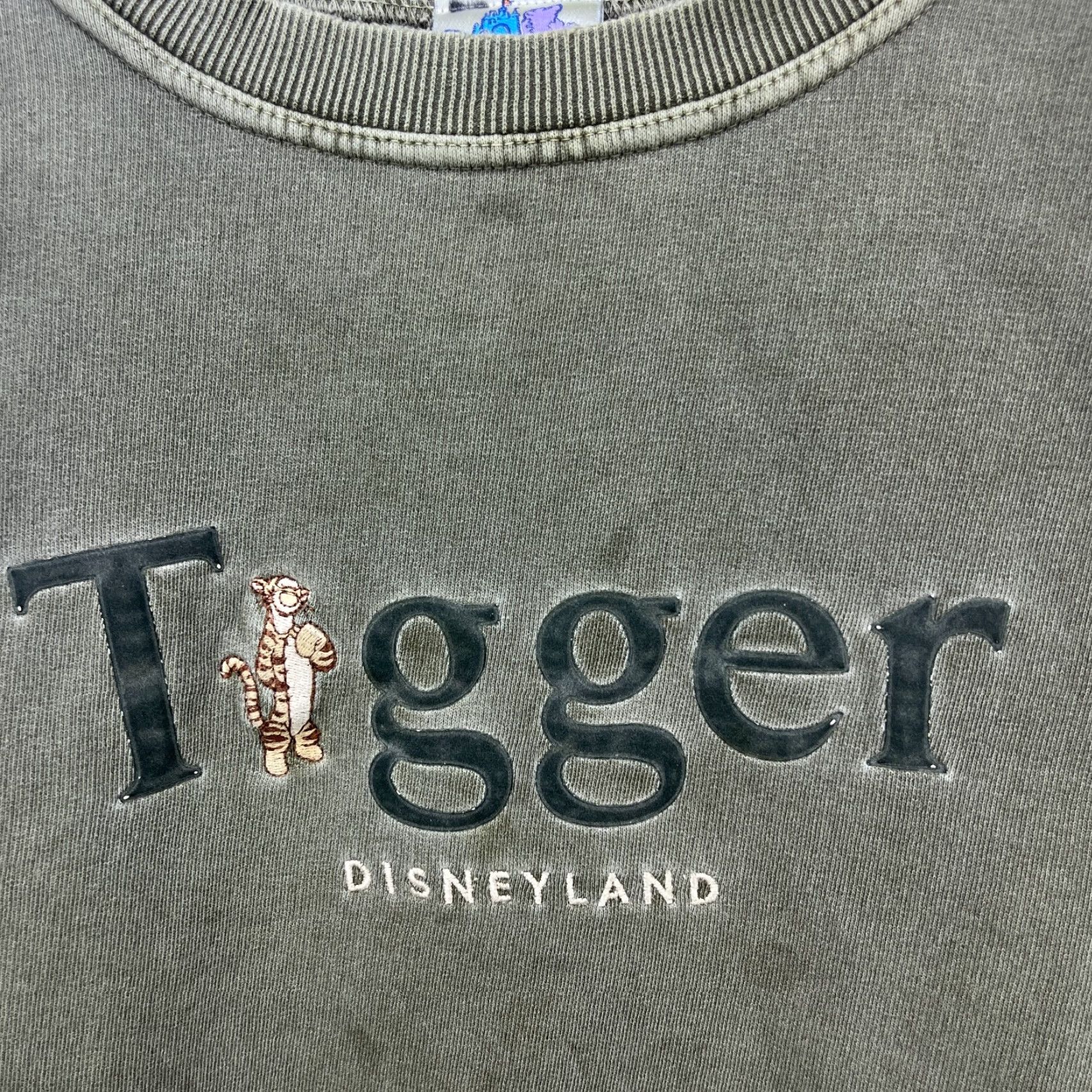 Disney VINTAGE Disney Sweatshirt Tigger Winnie the Pooh Disneyland XL Green Mens 90s Decade Shirt Pullover Size US XL / EU 56 / 4 - 3 Thumbnail