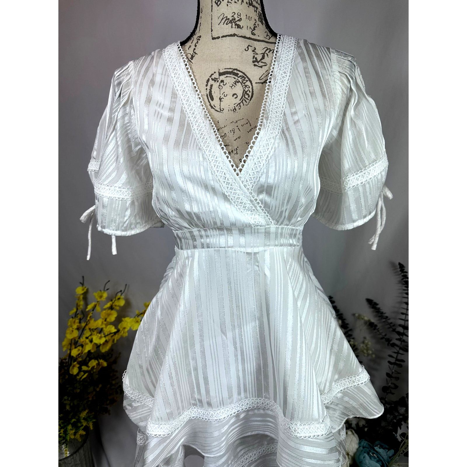 Other Lulu's Adorable Essence Striped Mini Dress White XS Size XS / US 0-2 / IT 36-38 - 11 Thumbnail