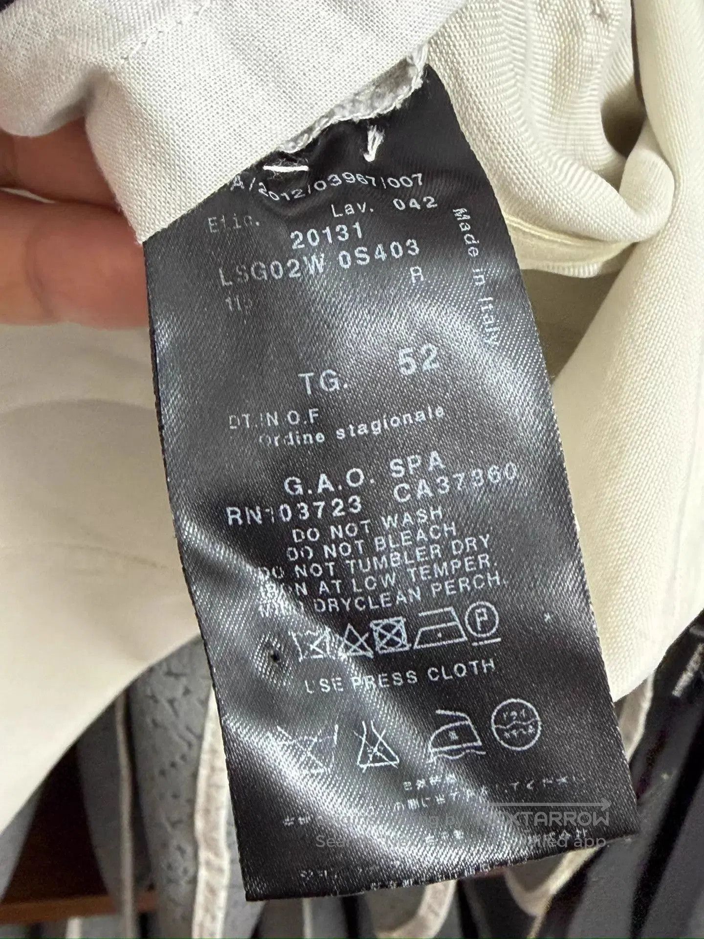 Giorgio Armani Beige Lightweight Button. Size US M / EU 48-50 / 2 - 8 Thumbnail