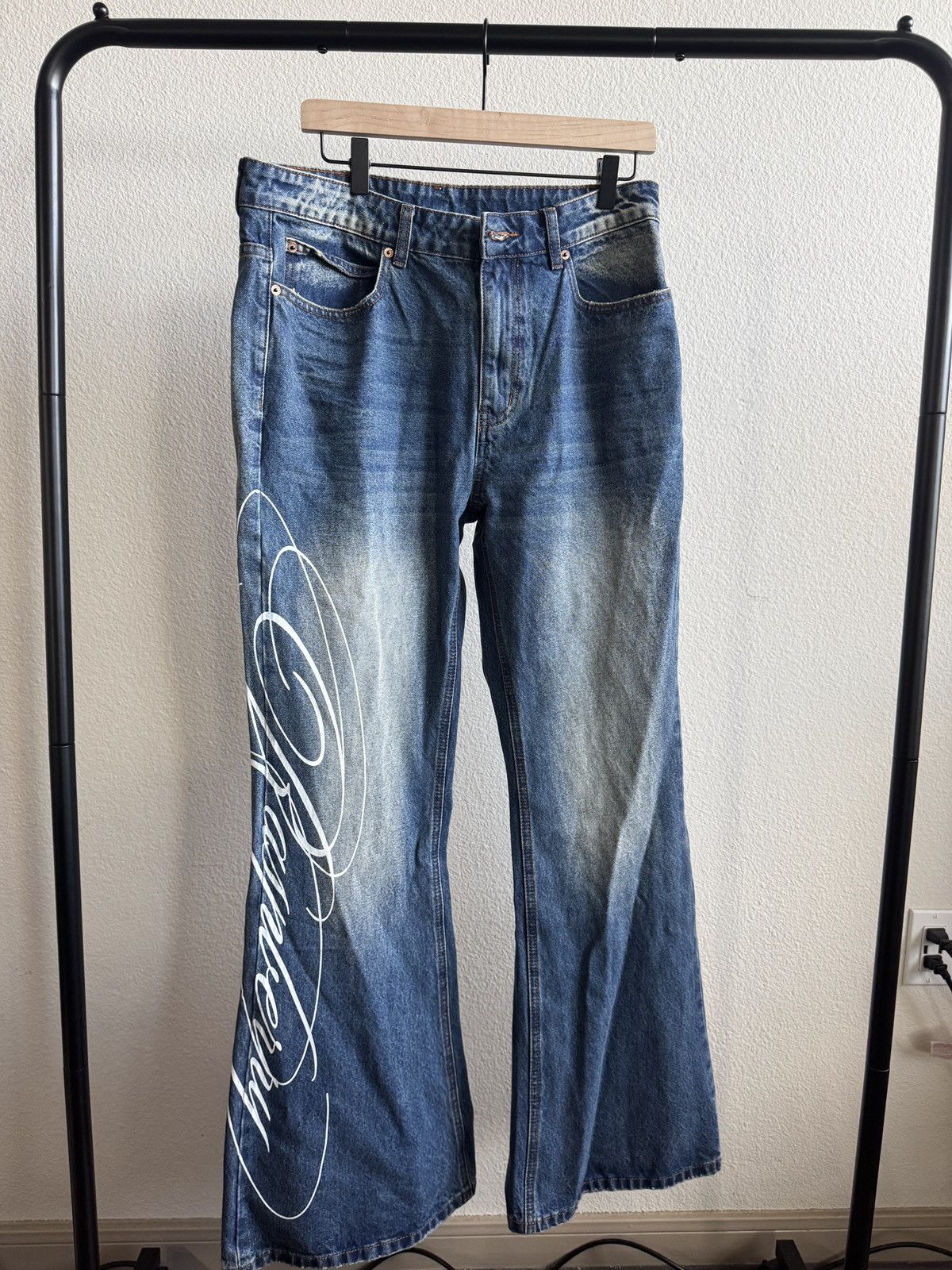 The GV Gallery SIZE MEDIUM GV Gallery Miley Cyrus FLARED JEANS RASPBERRY Size US 32 / EU 48 - 2 Thumbnail