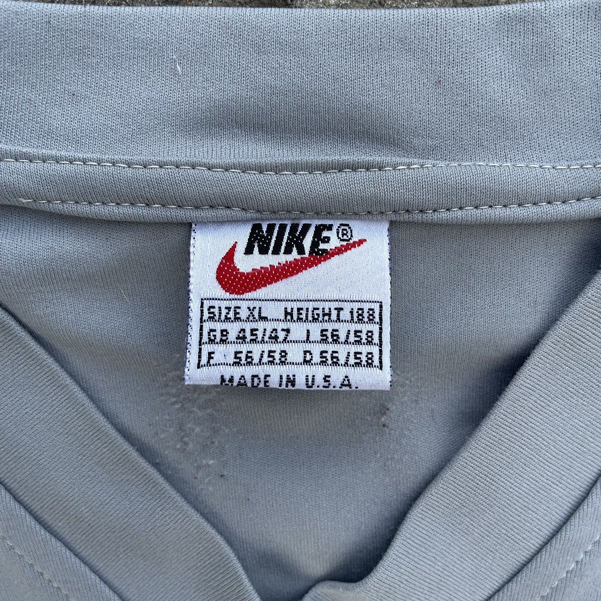 Nike × Vintage Vintage T-shirts Nike Big Logo Centre Logo Y2K 90s Size US XL / EU 56 / 4 - 8 Thumbnail