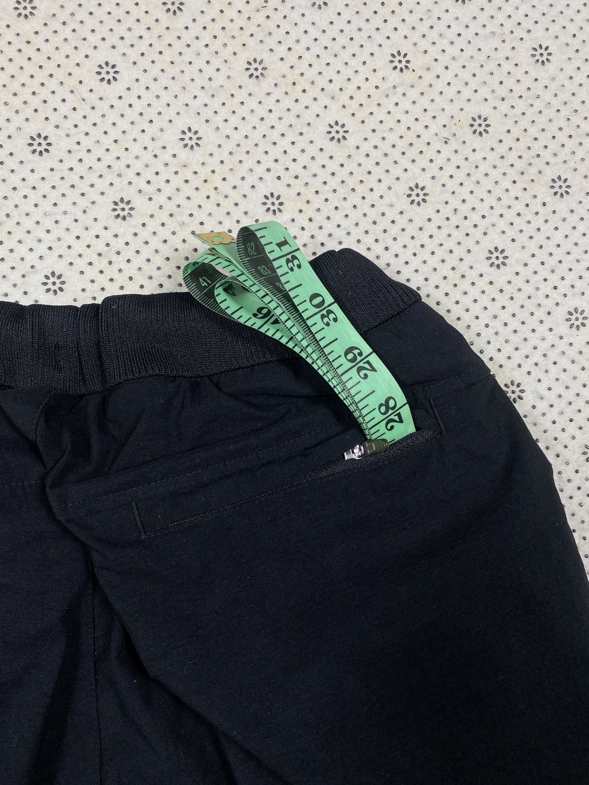 Uniqlo Uniqlo Training Jogger Pant Size US 31 - 7 Thumbnail