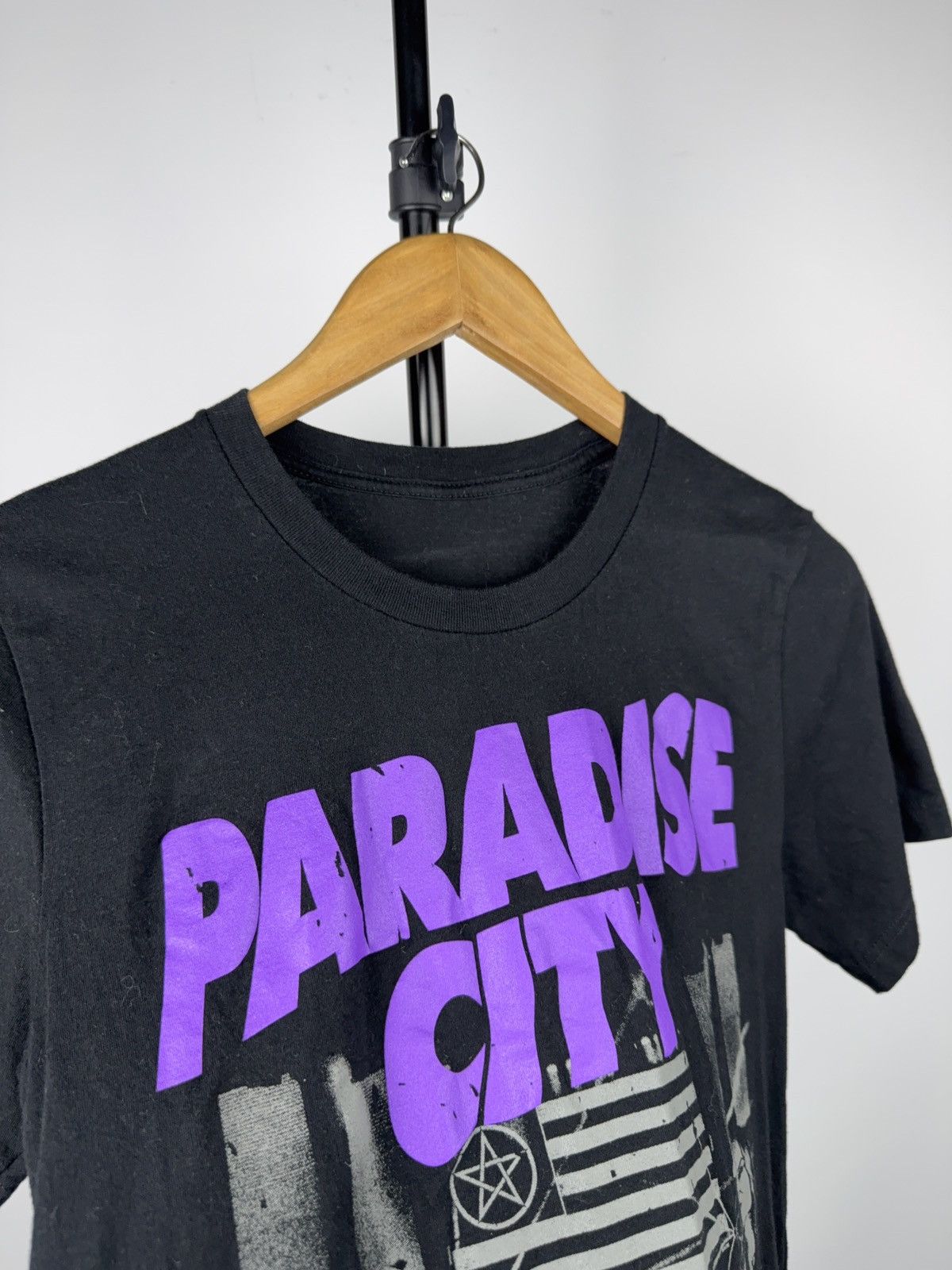 Band Tees Paradise City Rock Graphic Tee Metal Band Style Shirt Size US S / EU 44-46 / 1 - 3 Thumbnail