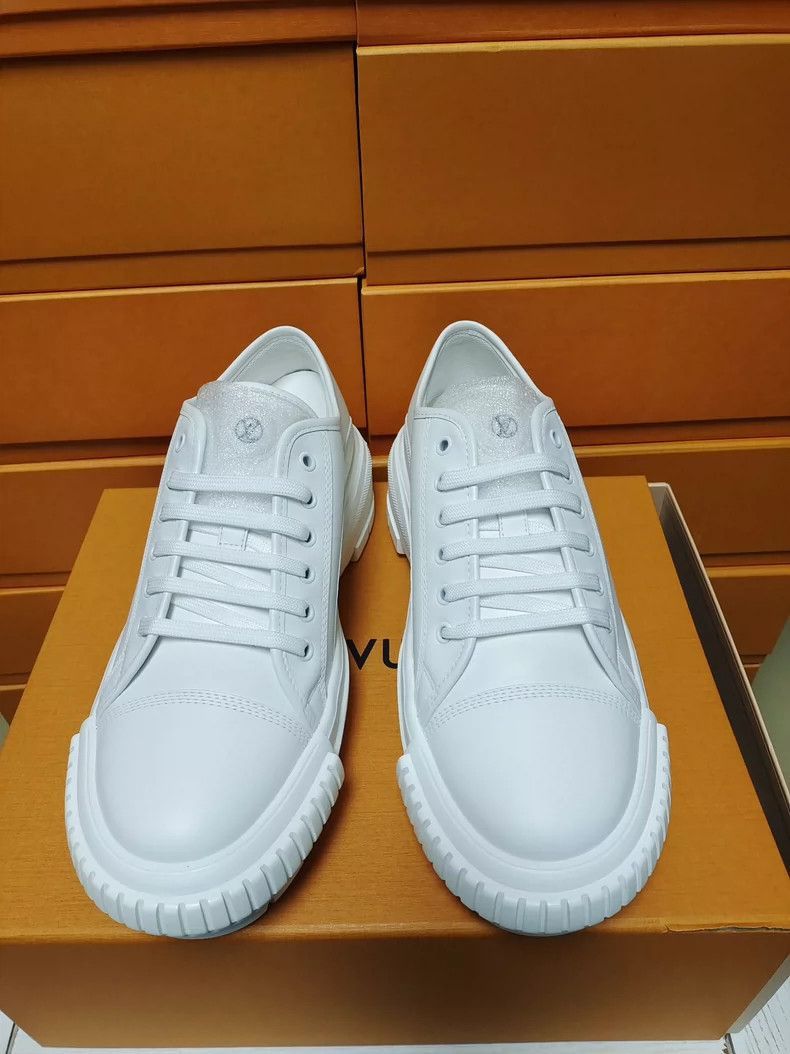 Louis Vuitton Louis Vuitton Louis Vuitton White Leather LaceUp Sneakers- Size US 8 / EU 41 - 3 Thumbnail
