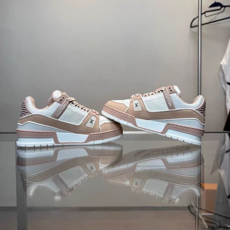Louis Vuitton Louis Vuitton Trainer's new lychee peel white powder shoes Size US 4.5 / IT 34.5 - 6 Thumbnail