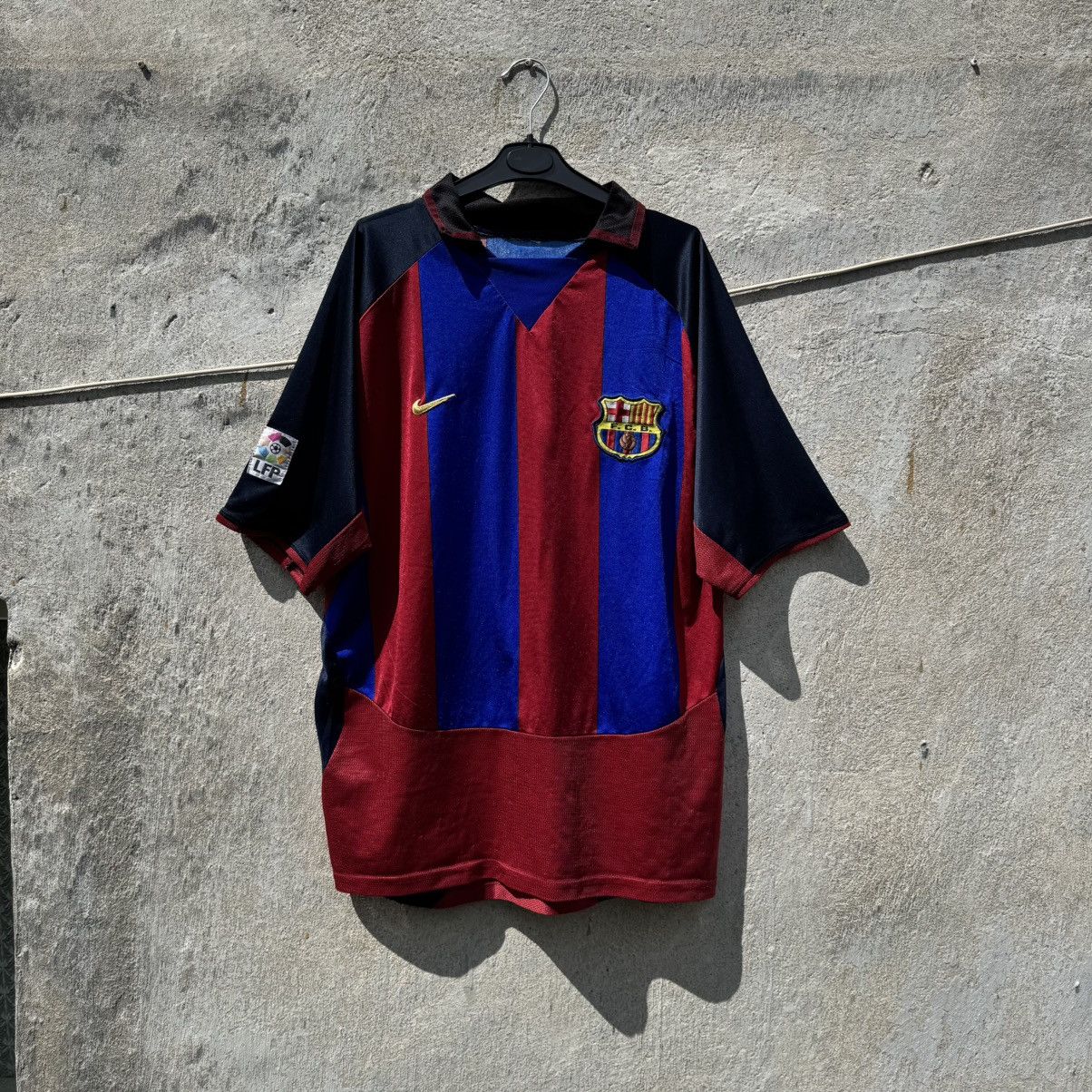 Nike FC Barcelona Vintage Ronaldino #10 Soccer Jersey y2k brazil Size US L / EU 52-54 / 3 - 5 Thumbnail