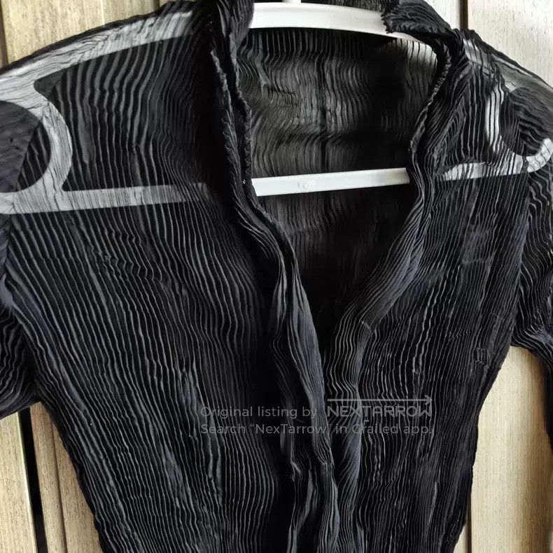 Issey Miyake Issey Miyake Willow Leaf Pleated V-Neck Button-Down Shirt Size M / US 6-8 / IT 42-44 - 2 Thumbnail