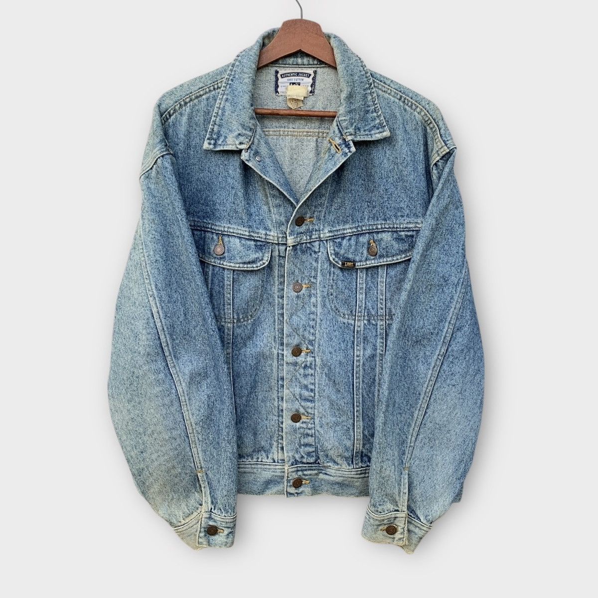 Lee VINTAGE DISTRESSED LEE LIGHT WASH DENIM JEANS JACKET Size US L / EU 52-54 / 3 - 1 Thumbnail