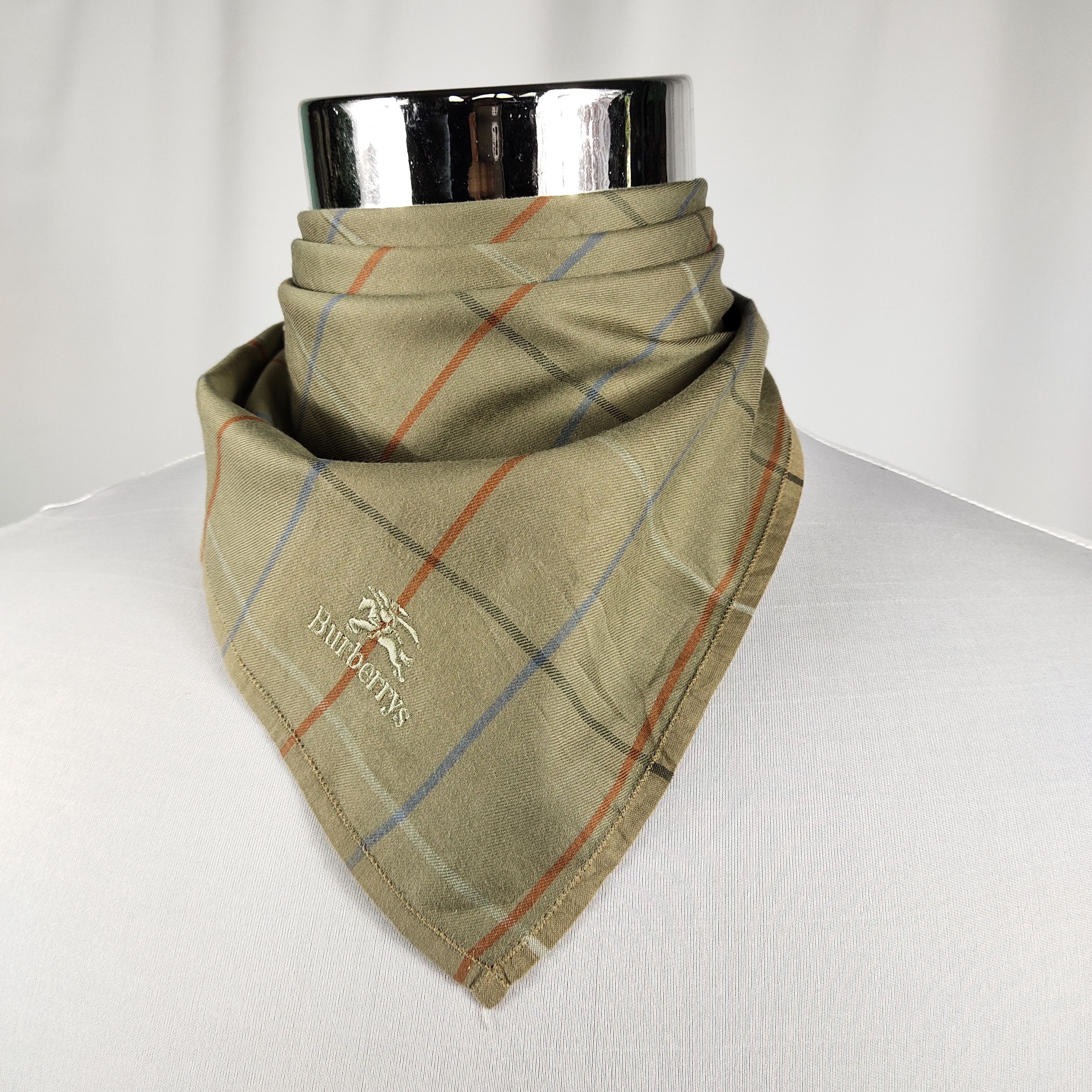 Burberry × Vintage Burberry Handkerchief / Neckerchief / Bandana FZ333 Size ONE SIZE - 1 Thumbnail