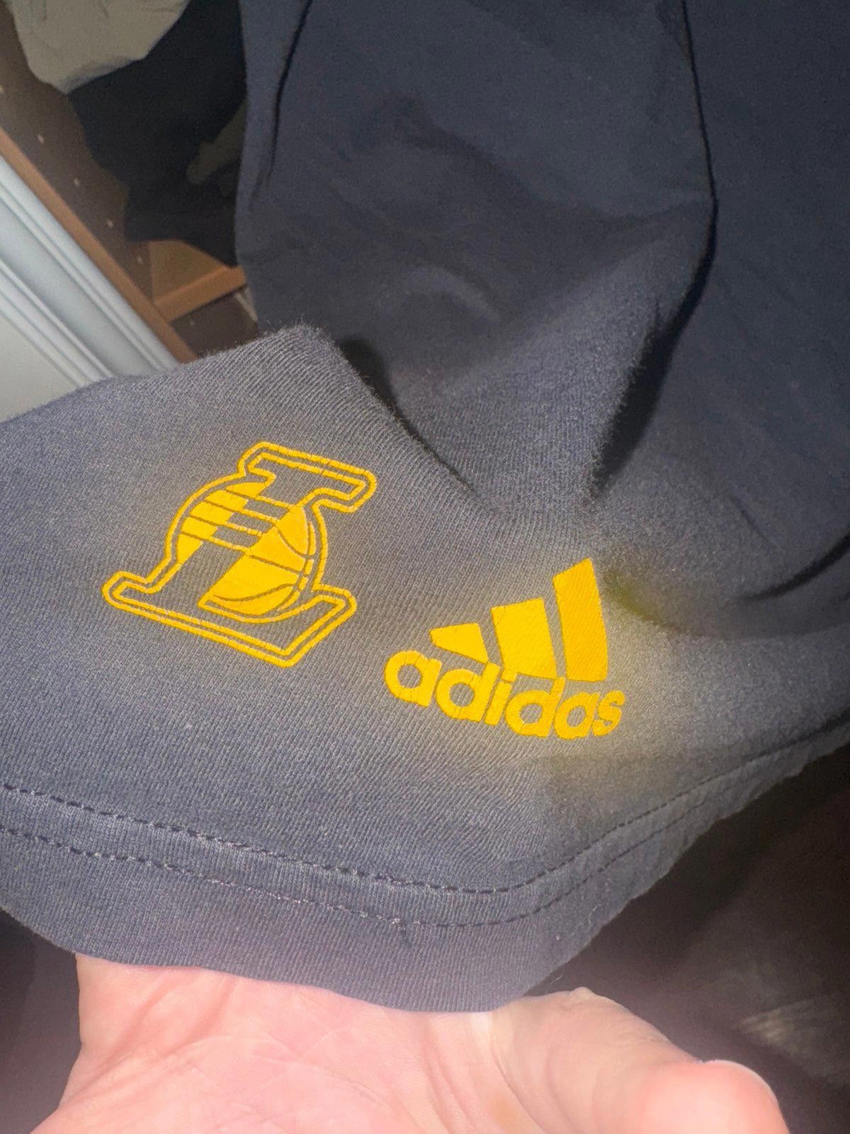 Adidas Vintage Early 2000’s Adidas x NBA LA Lakers Tee Rare Sz XL Size US XL / EU 56 / 4 - 7 Thumbnail