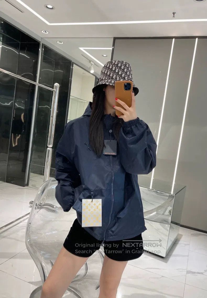 Louis Vuitton Louis Vuitton Navy Blue Logo Print Reversible Windproof Ho Size US XXL / EU 58 / 5 - 4 Thumbnail
