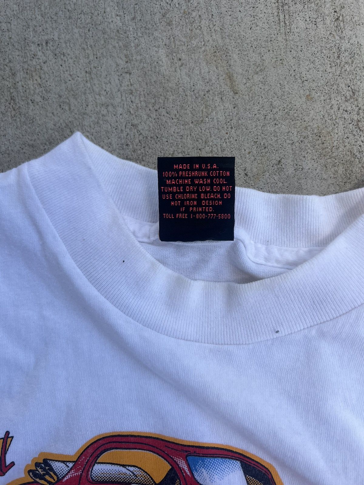Vintage True Vintage 1996 Single Stitch white and red car tee Size US M / EU 48-50 / 2 - 3 Thumbnail