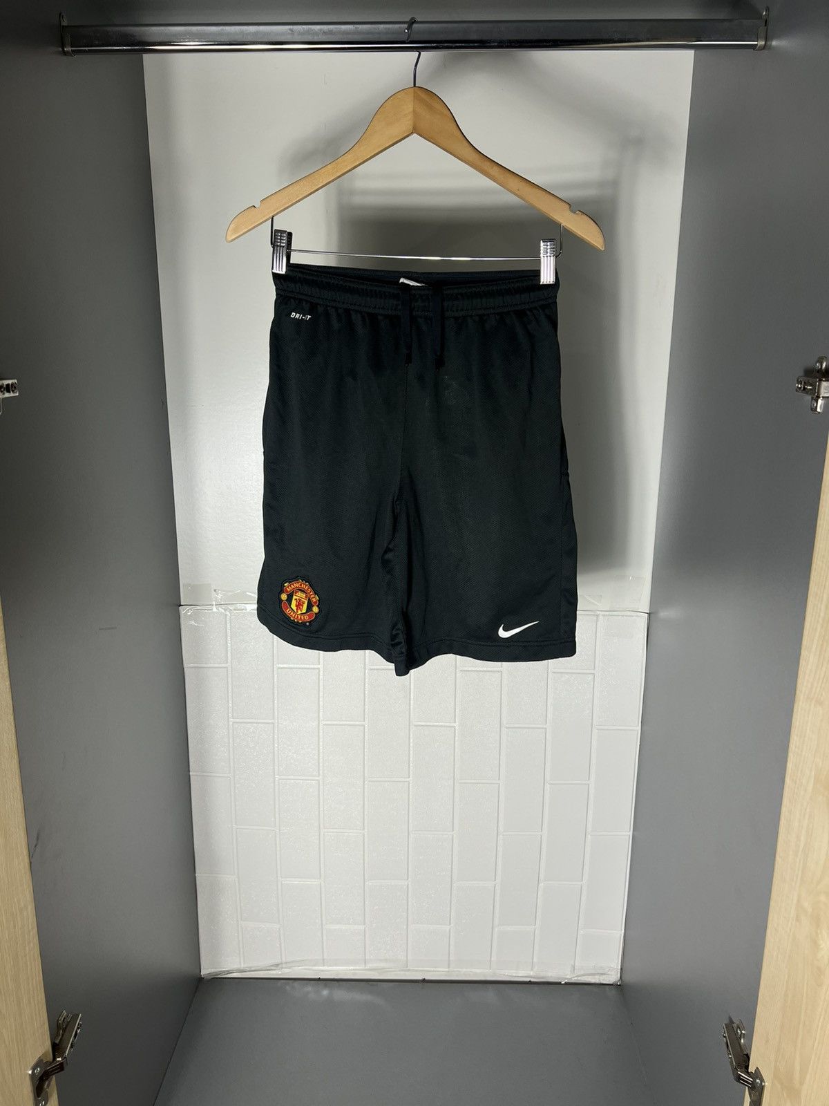 Nike VINTAGE NIKE FC MANCHESTER UNITED ENGLAND SOCCER JERSEY 90s Size US S / EU 44-46 / 1 - 7 Thumbnail
