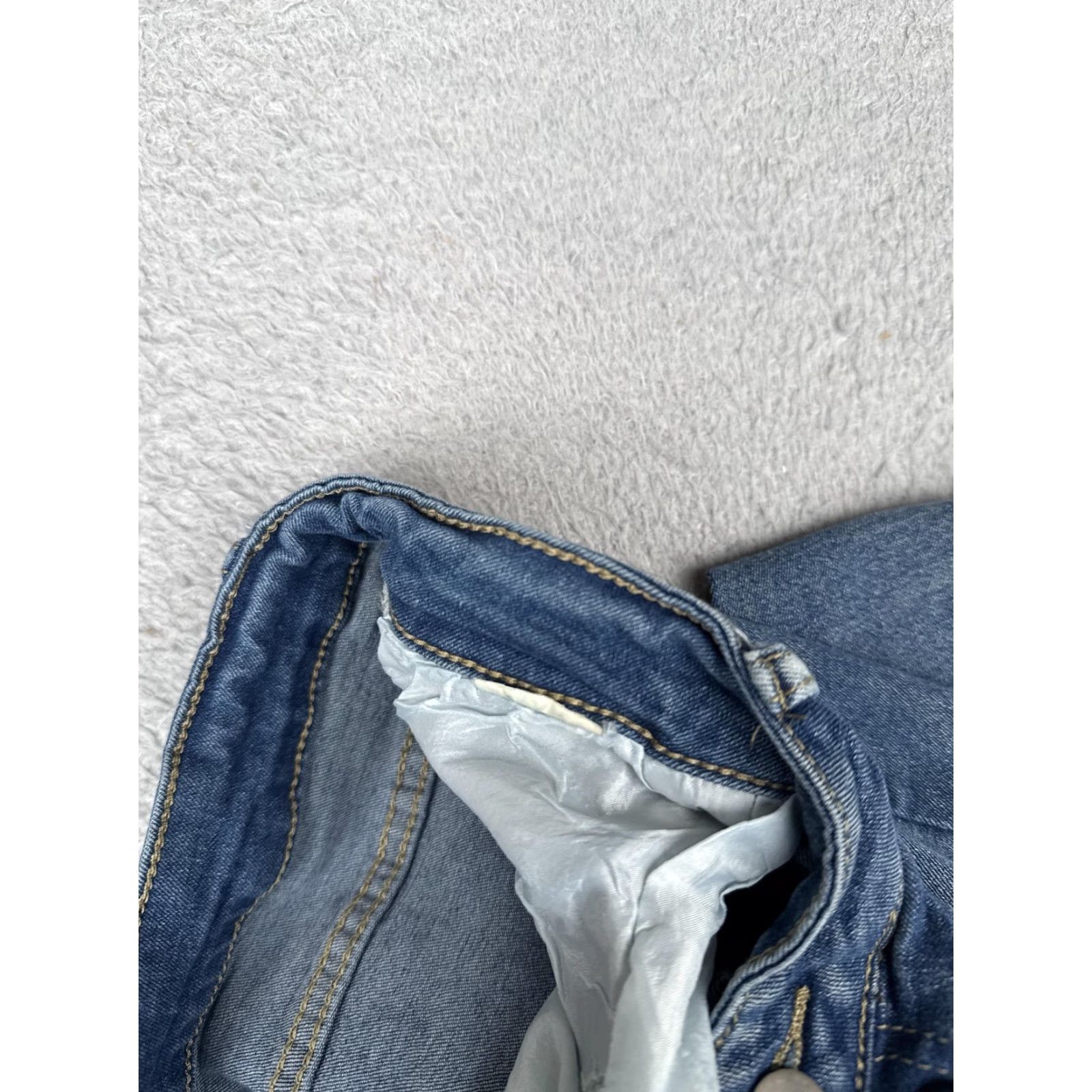 Vintage Blue Jeans Womens 28x30 Straight Leg High Rise Denim Medium Wash Classic Fit Size 28" / US 6 / IT 42 - 6 Thumbnail