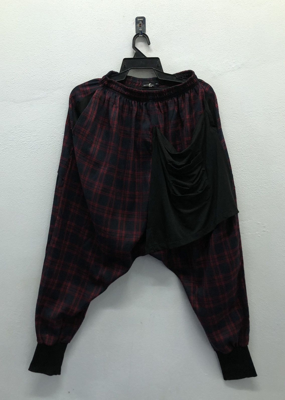 If Six Was Nine NieR Clothing Drop-Crotch Tartan Pants Red & Black Checkered Size 24" / US 00 / IT 34 - 1 Thumbnail