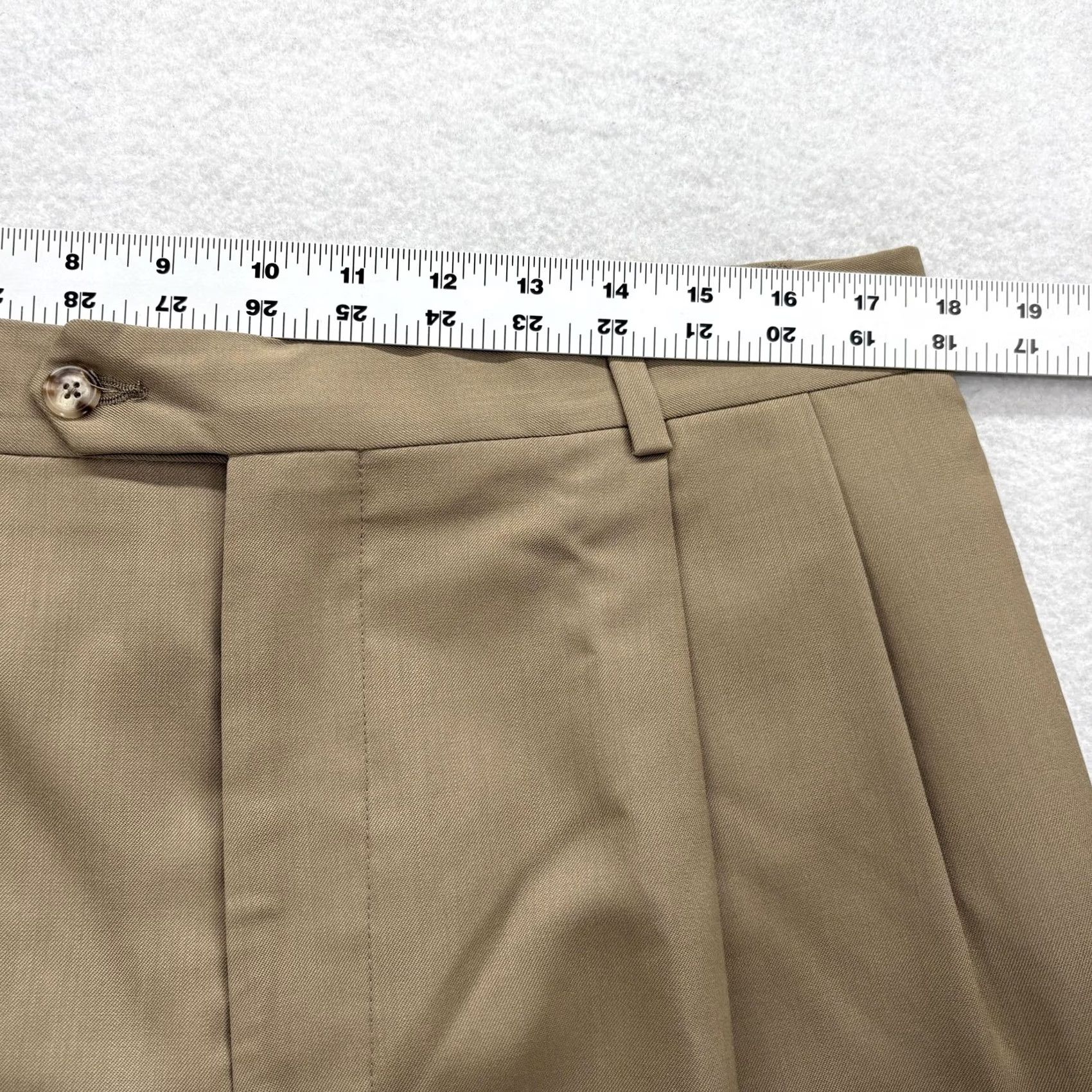 Jos. A. Bank Jos. A. Bank Dress Pants Mens 36 Beige Wool Pleated Executive Stretch Unhemmed Size US 36 / EU 52 - 6 Thumbnail