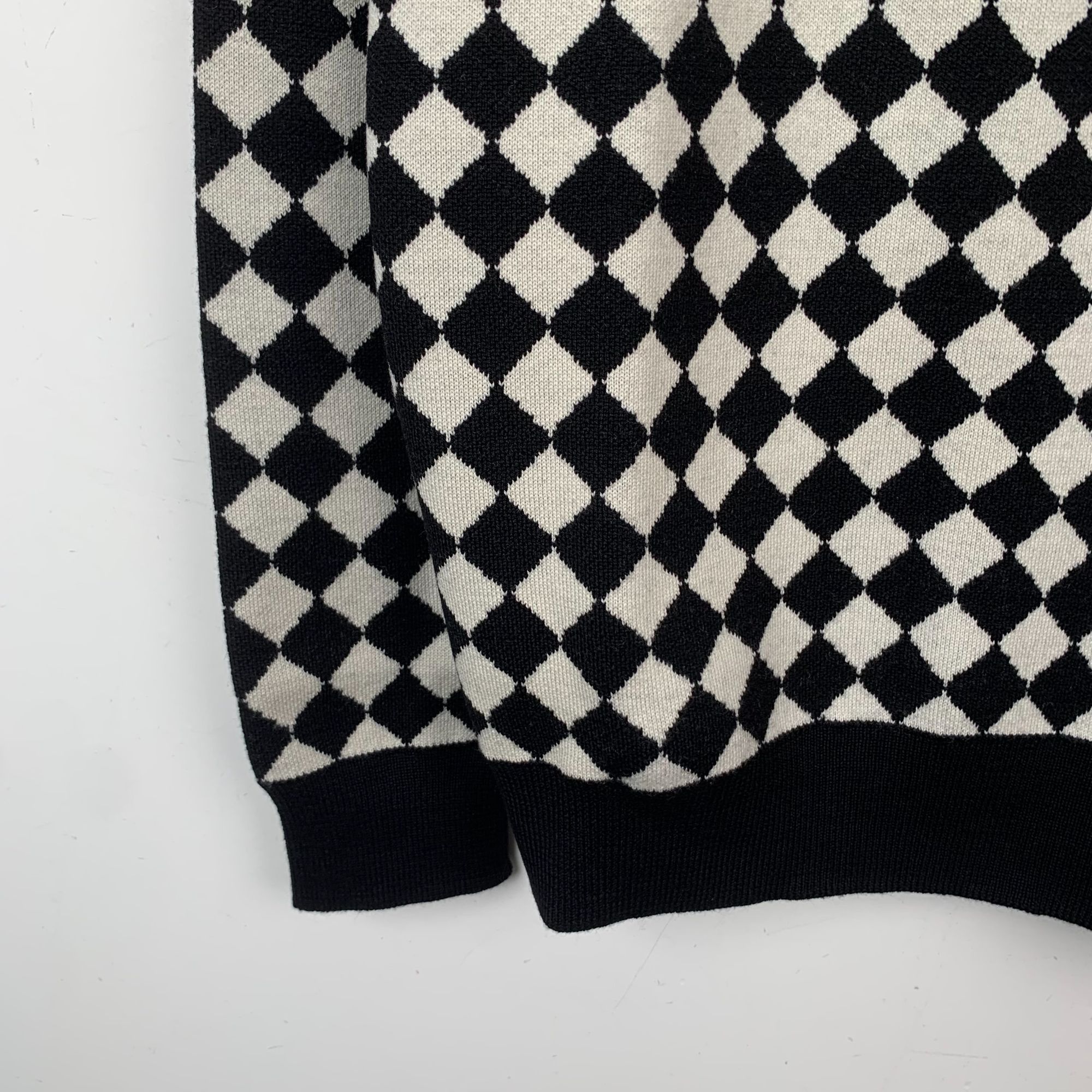 H10195 Balmain Black & White Checkered Wool Sweater