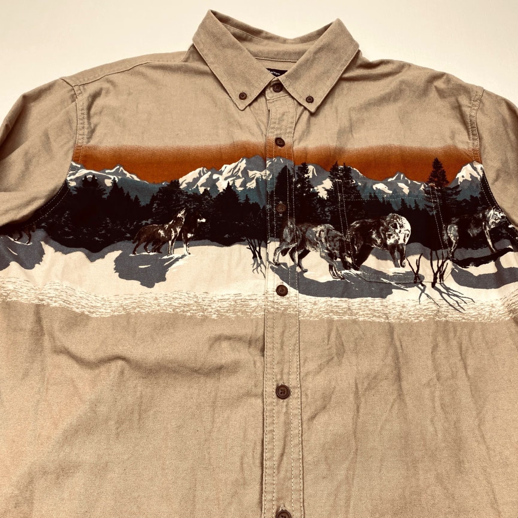 Croft & Barrow Croft Barrow Shirt Mens Large Wolf Pack Mountains Tan 100% Cotton Button-Up Casual Long Sleeve Size US L / EU 52-54 / 3 - 5 Thumbnail