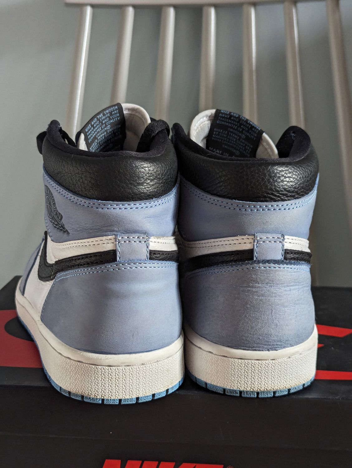 Nike Nike Air Jordan 1 Retro High OG University Blue 555088-134 Size US 9 / EU 42 - 5 Thumbnail