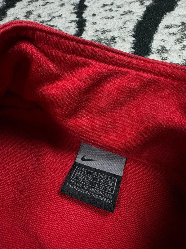 Nike Vintage Nike track jacket red L swoosh zip hoodie Size US L / EU 52-54 / 3 - 5 Thumbnail
