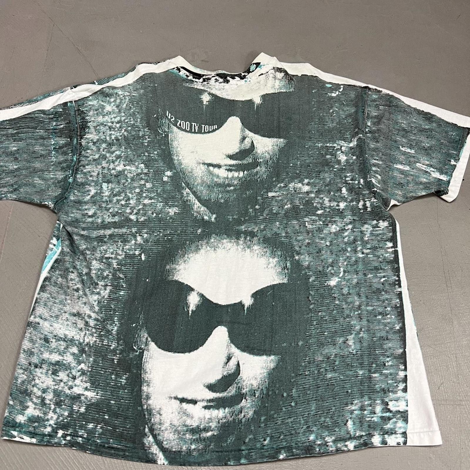 Vintage Vintage 90s Mosquito Head AOP U2 Zoo TV Tour Tee Size US XXL / EU 58 / 5 - 8 Thumbnail