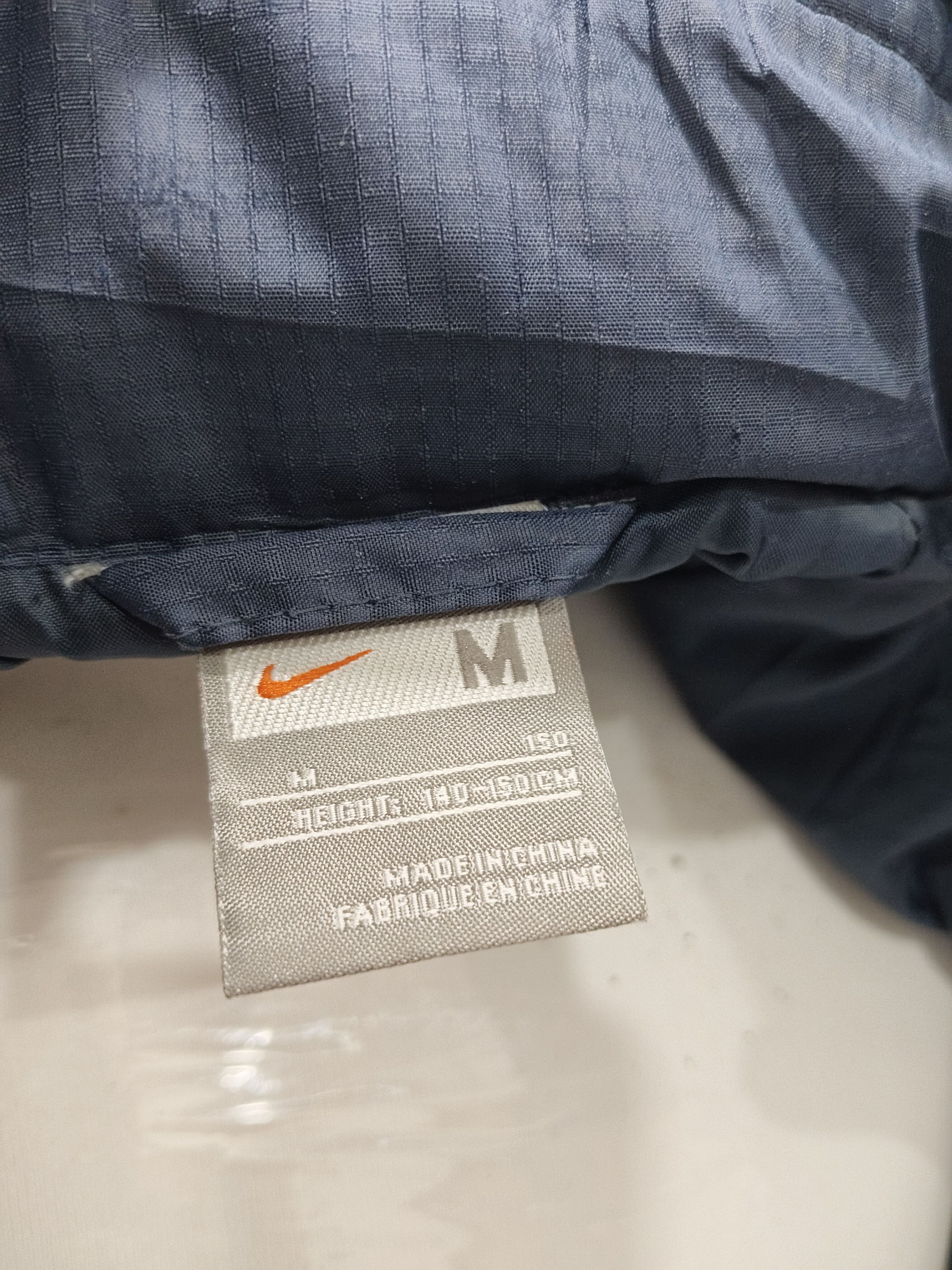 Nike × Vintage Vintage Nike Big Logo at Back Light Jacket Size US L / EU 52-54 / 3 - 6 Thumbnail