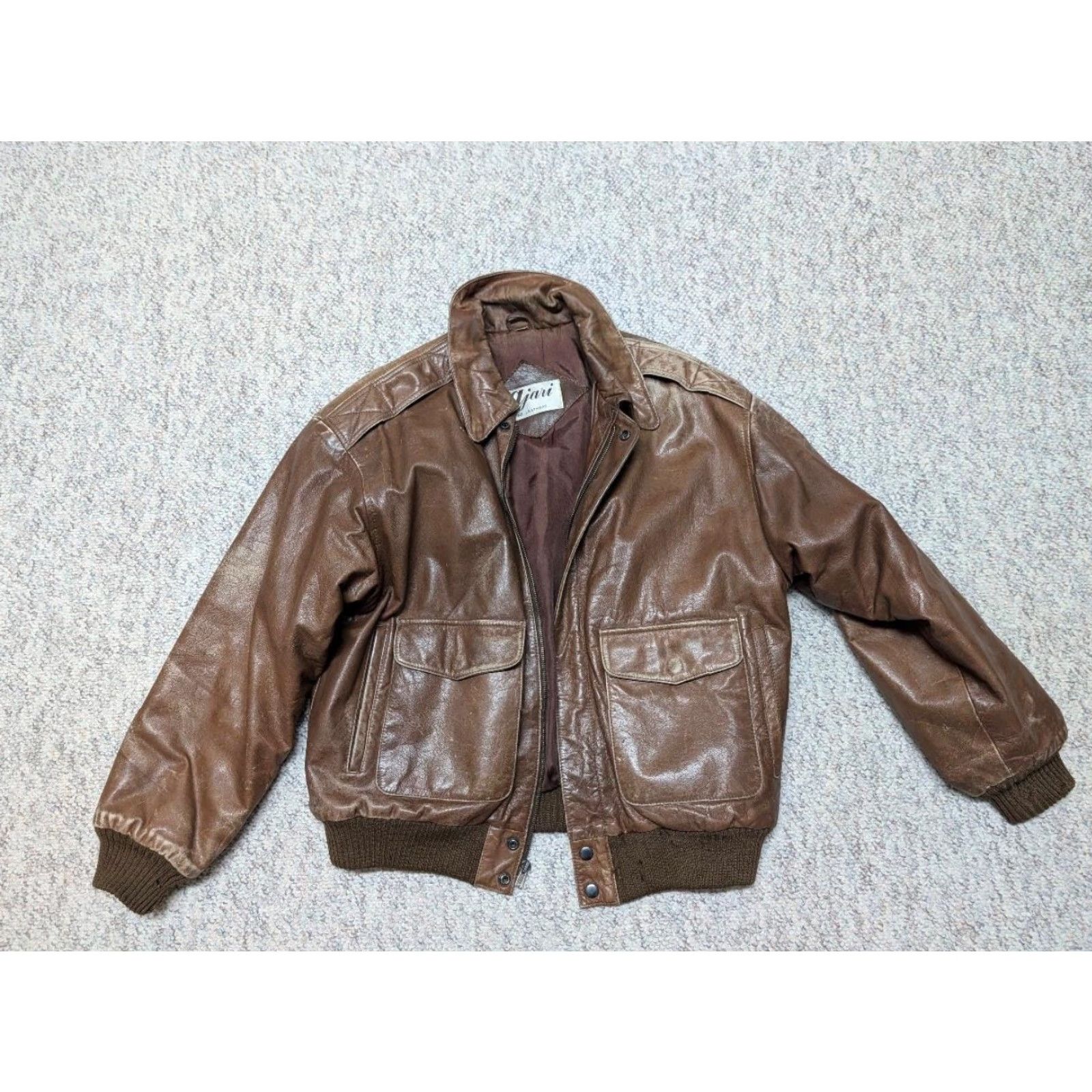Vintage VINTAGE Bomber Jacket Ajari Leather Brown M Mens 40 Patina Distressed patina vintage bomber jacket M brown leather Mens 40 1970s 1980s Size US M / EU 48-50 / 2 - 3 Thumbnail