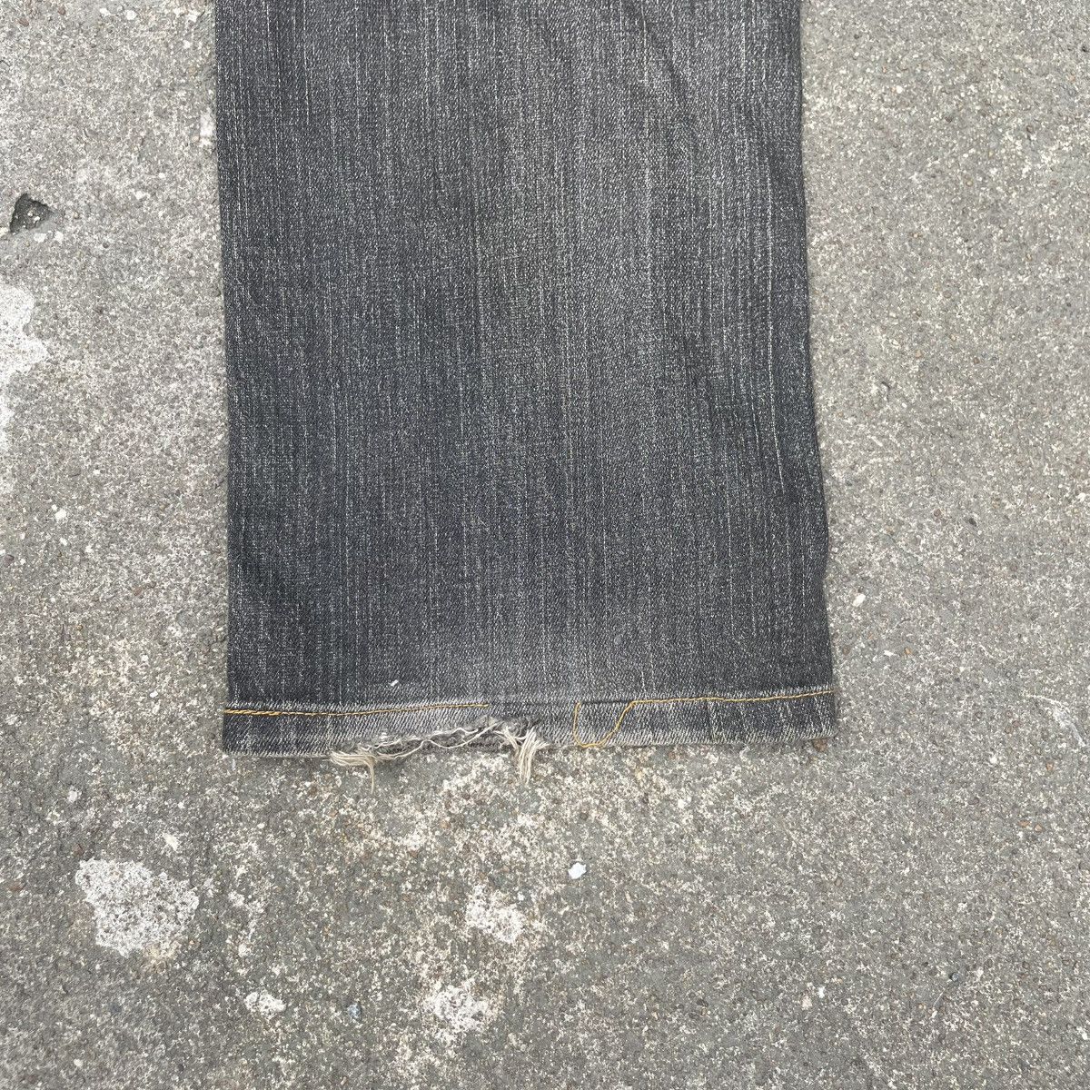 Undercover × Uniqlo Distressed Uniqlo UJ S001 MudWash Jeans Reguler Fit Straight Size US 34 / EU 50 - 13 Thumbnail