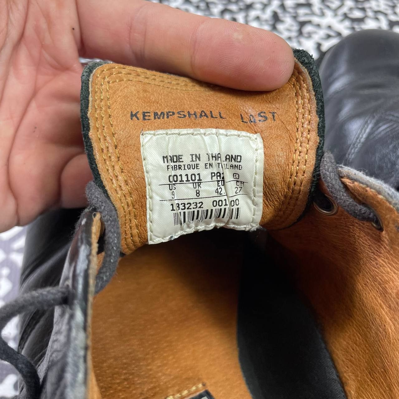 Vintage Vintage Y2K Nike Golf Swoosh Logo Retro Leather Sneakers Size US 9 / EU 42 - 11 Thumbnail