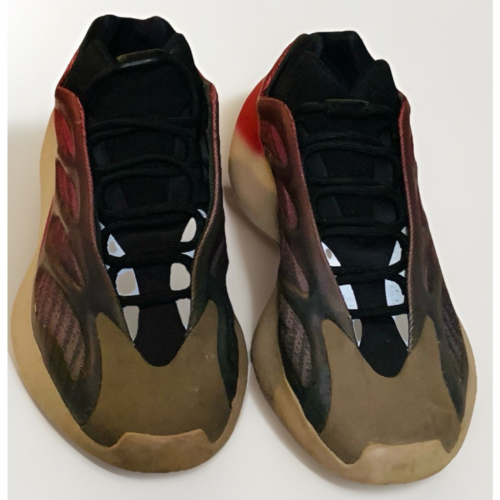 Adidas Adidas Yeezy 700 V3 Fade Carbon GW1814 Men’s Size 9.5M Size US 9.5 / EU 42-43 - 1 Thumbnail