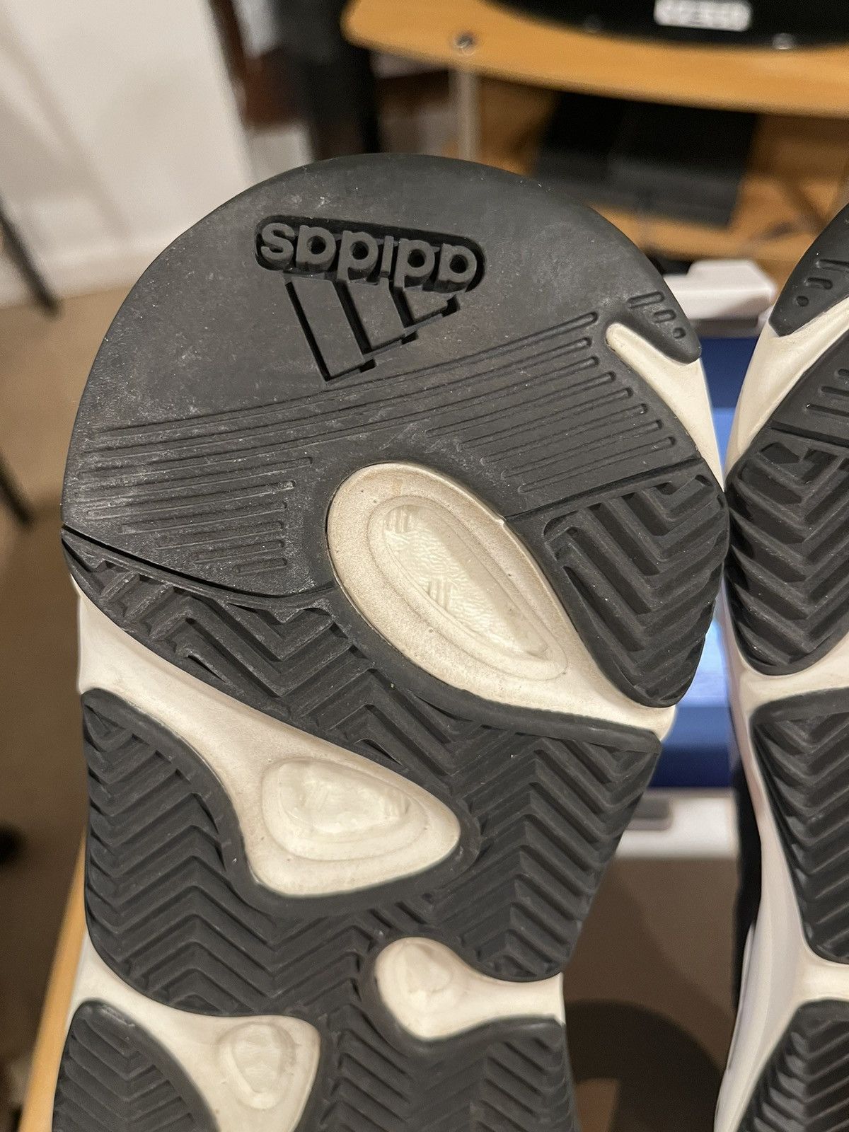 Adidas × Kanye West YEEZY BOOST 700 Size US 8 / EU 41 - 20 Thumbnail