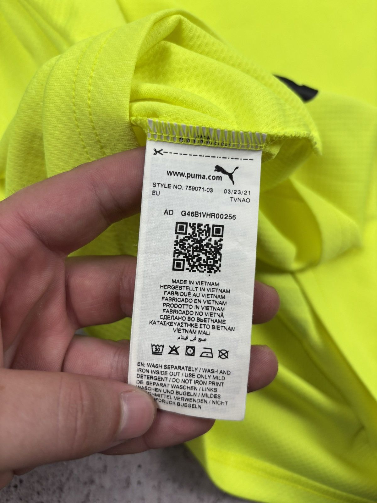 Puma Puma Borussia Dortmund woman soccer jersey size M Size US M / EU 48-50 / 2 - 7 Thumbnail