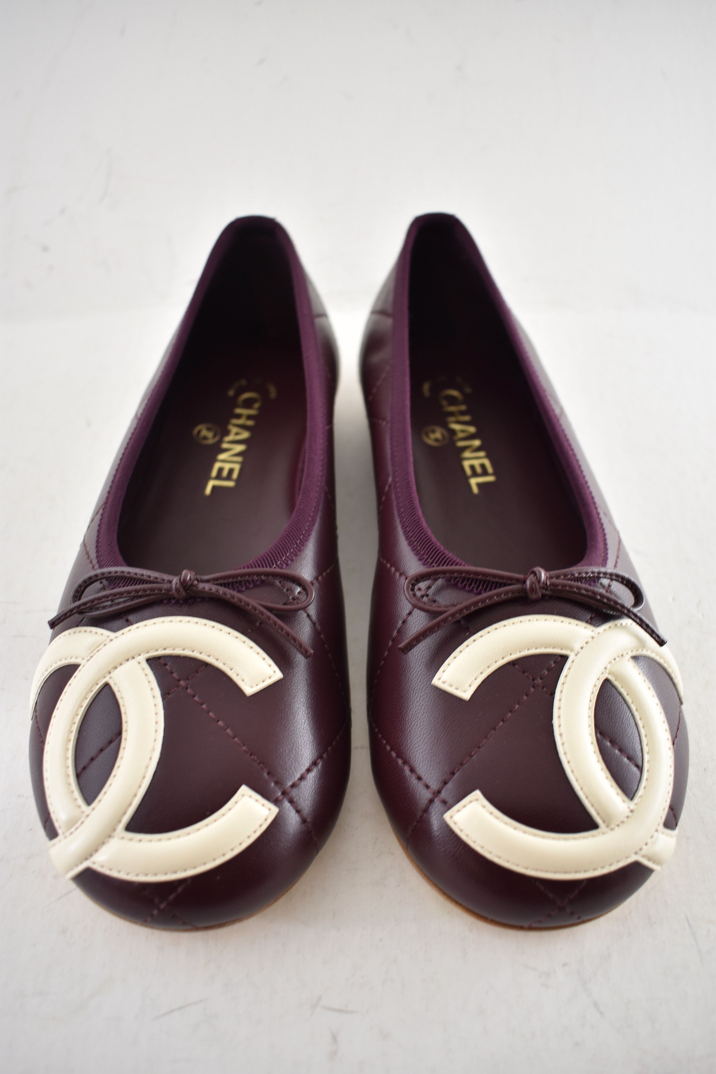 Chanel 26M Coco Beach Cambon Burgundy CC Ballet Ballerina Flat 37.5 Size US 7.5 / IT 37.5 - 12 Thumbnail