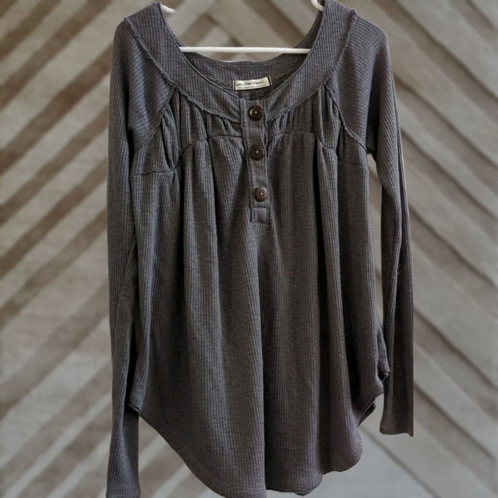 Vintage We The Free Must Have Henley Top Blouse Shirt Women S Gray Long Sleeve Buttoned Henley Casual Vintage? Size S / US 4 / IT 40 - 1 Thumbnail