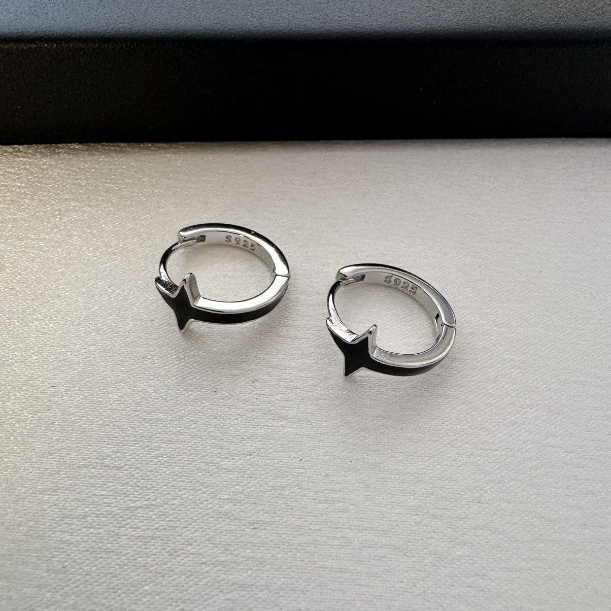 Other 14mm Star Small Hoop Earrings for Men Women Size ONE SIZE - 3 Thumbnail