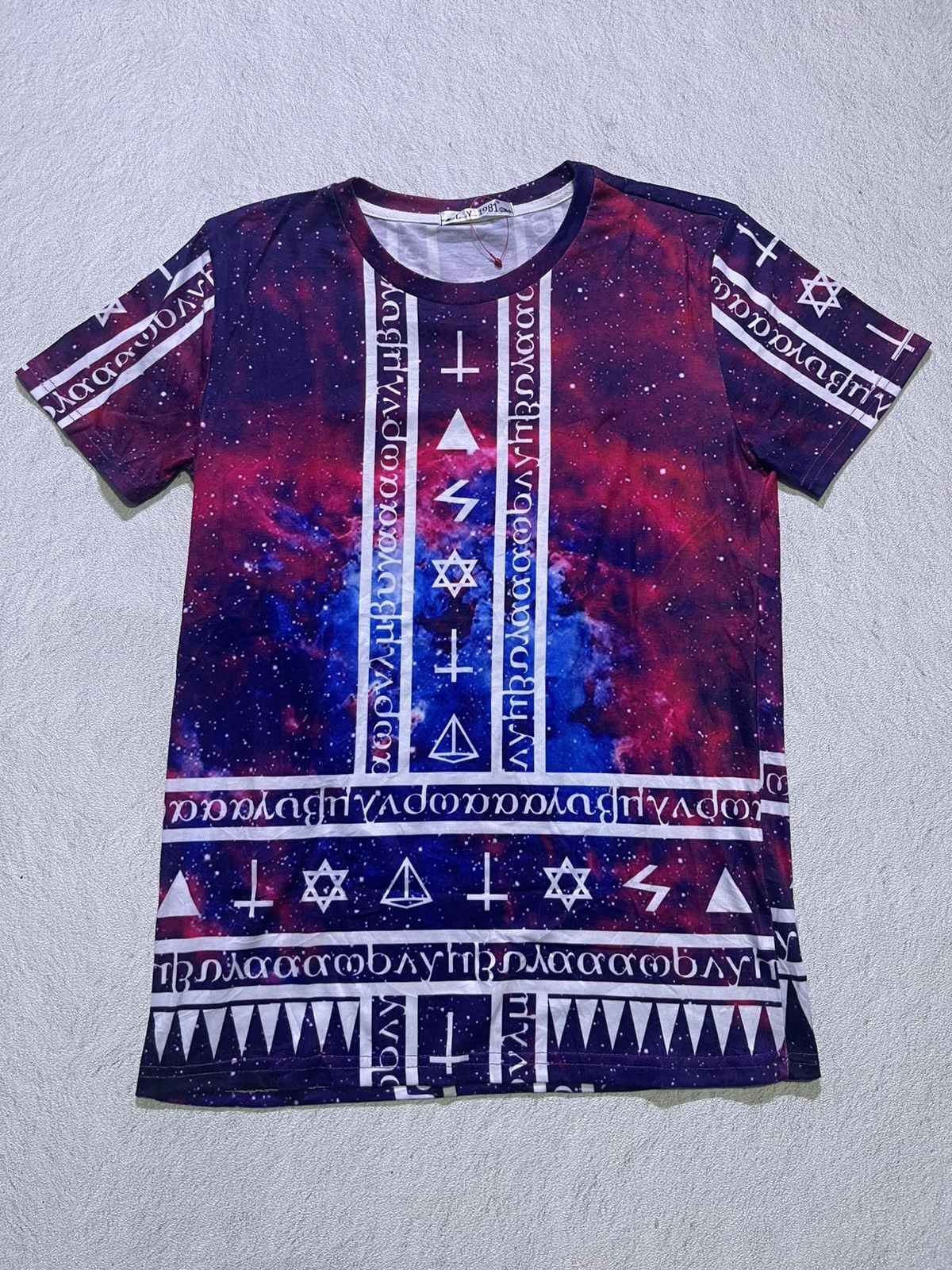 Japanese Brand Y2K LINZI YONG short sleeve tshirt multi color motif Size US M / EU 48-50 / 2 - 1 Thumbnail