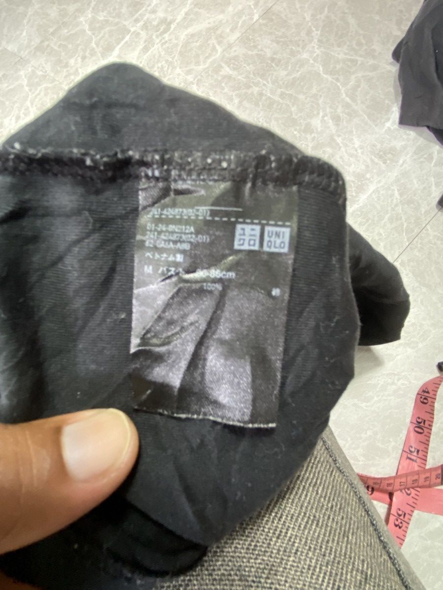 Uniqlo Uniqlo plain size Xs black label Size US XS / EU 42 / 0 - 5 Thumbnail